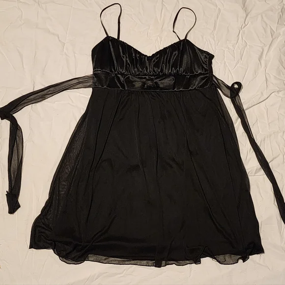 Dress - Picture 2 of 4